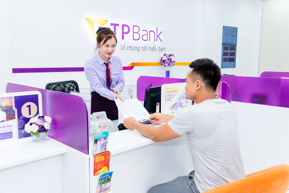 TPBank báo lãi trước thuế 2.034 tỉ đồng trong nửa đầu năm - Ảnh 1.
