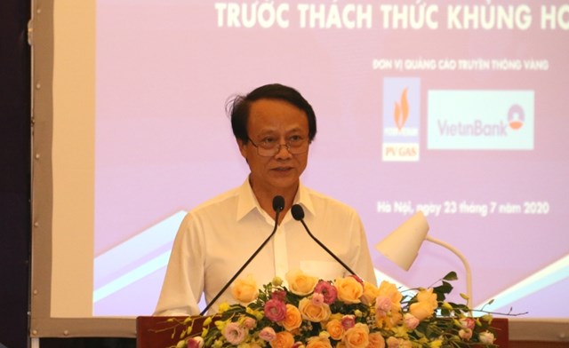 Ông Phạm Việt Dũng, Tổng Biên tập Tạp chí Điện tử Doanh nhân Việt Nam phát biểu khai mạc Diễn đàn