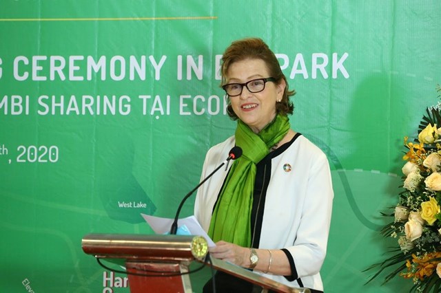 Bà Caitlin Wiesen, Trưởng đại diện thường trú của UNDP tại Việt Nam kêu gọi thúc đẩy di chuyển xanh để giảm ô nhiễm