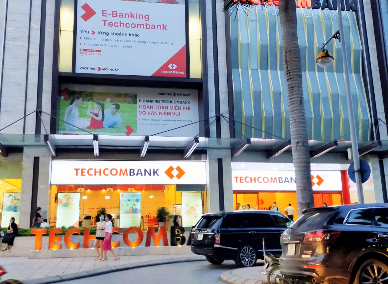 Người nhà Giám đốc Kế toán Techcombank đăng kí mua 1 triệu cổ phiếu TCB - Ảnh 1.