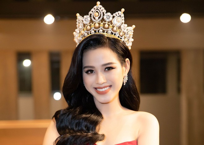 Hoa hậu Đỗ Thị Hà dự sự kiện tại Bình Định.