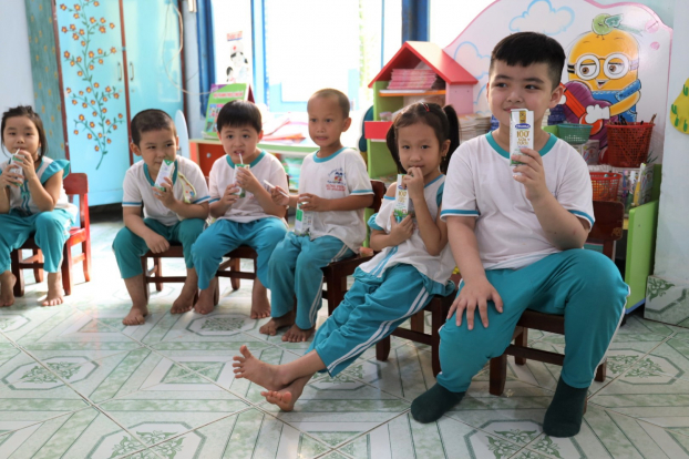   Sau 4 năm đồng hành cùng trẻ em địa phương, Sữa học đường đã trở thành một hoạt động quen thuộc diễn ra hàng tuần của nhiều em học sinh mầm non, tiểu học.  