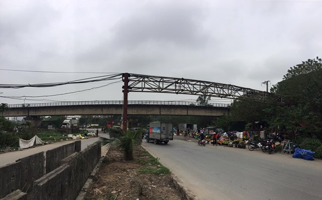 Tuyến đường này từ đường Phạm Văn Đồng đã xây dựng 1 đoạn, đây là lối vào đường Nguyễn Đình Tứ.