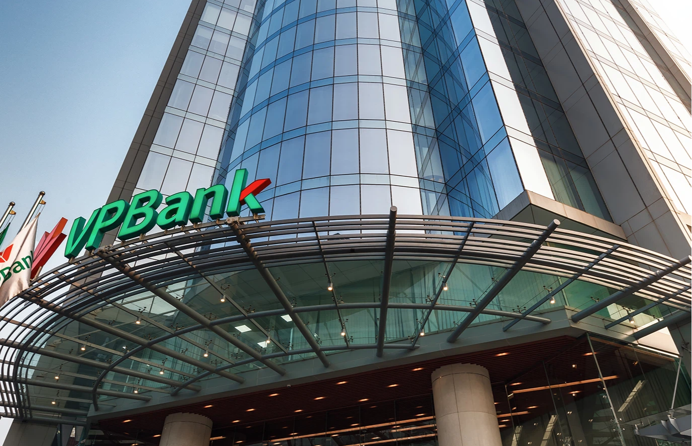 Từ thương vụ bán vốn của VPBank, nhìn lại những cái bắt tay giữa ngân hàng Việt với nhà đầu tư chiến lược nước ngoài - Ảnh 1.