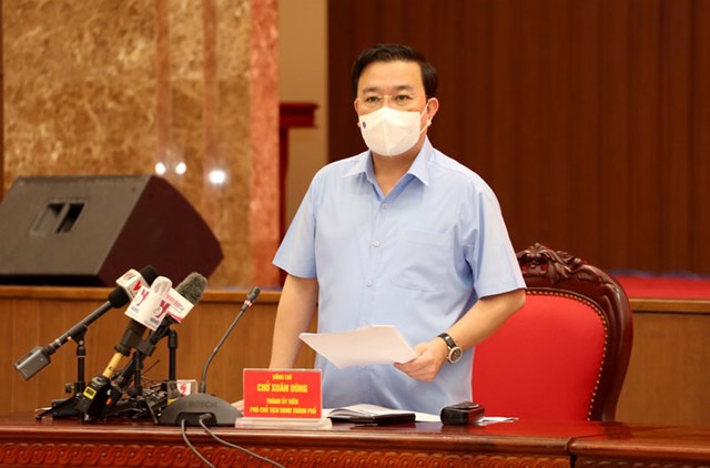 Phó Chủ tịch UBND thành phố Hà Nội Chử Xuân Dũng phát biểu tại hội nghị.