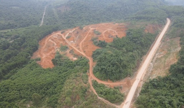 Khu vực mỏ quặng nơi các đối tượng khai thác trái phép - Ảnh: Công an tỉnh Quảng Bình.