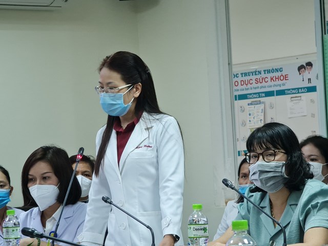 Bác Sỹ Võ Thị Hồng Hướng - Trưởng phòng Kế hoạch - Tổng hợp bệnh viện 199  phát biểu tại hội nghị