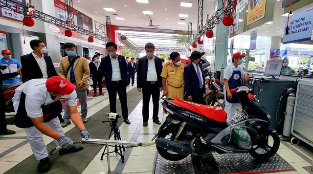 Đà Nẵng khởi động chương trình thí điểm kiểm soát khí thải xe mô tô, xe gắn máy - Ảnh 2