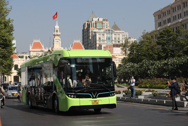 VinBus khai trương tuyến buýt điện đầu tiên kết nối mạng lưới vận tải công cộng TP.HCM - Ảnh 5.