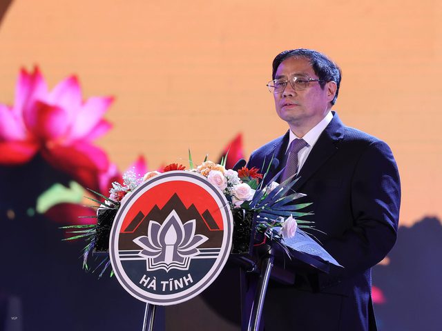 Thủ tướng Phạm Minh Chính dự Lễ kỷ niệm 65 năm ngày Bác Hồ về thăm Hà Tĩnh - Ảnh 3.