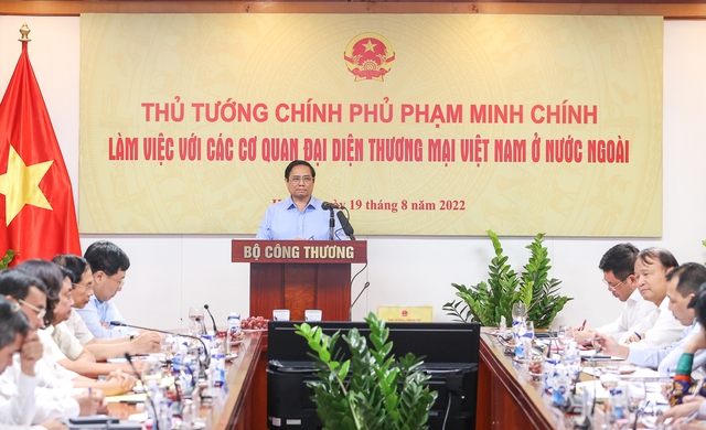 Thủ tướng: Các thương vụ cần phát huy vai trò "tiền tuyến", thúc đẩy đa dạng hóa thị trường và chuỗi cung ứng - Ảnh 2.