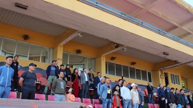  Đại biểu có mặt tham dự buổi Lễ kỷ niệm 25 năm thành lập CLB Bóng đá Hiệp hội Chè Việt và xem các trận thi đấu bóng đá. Ảnh: Sơn Thủy.  