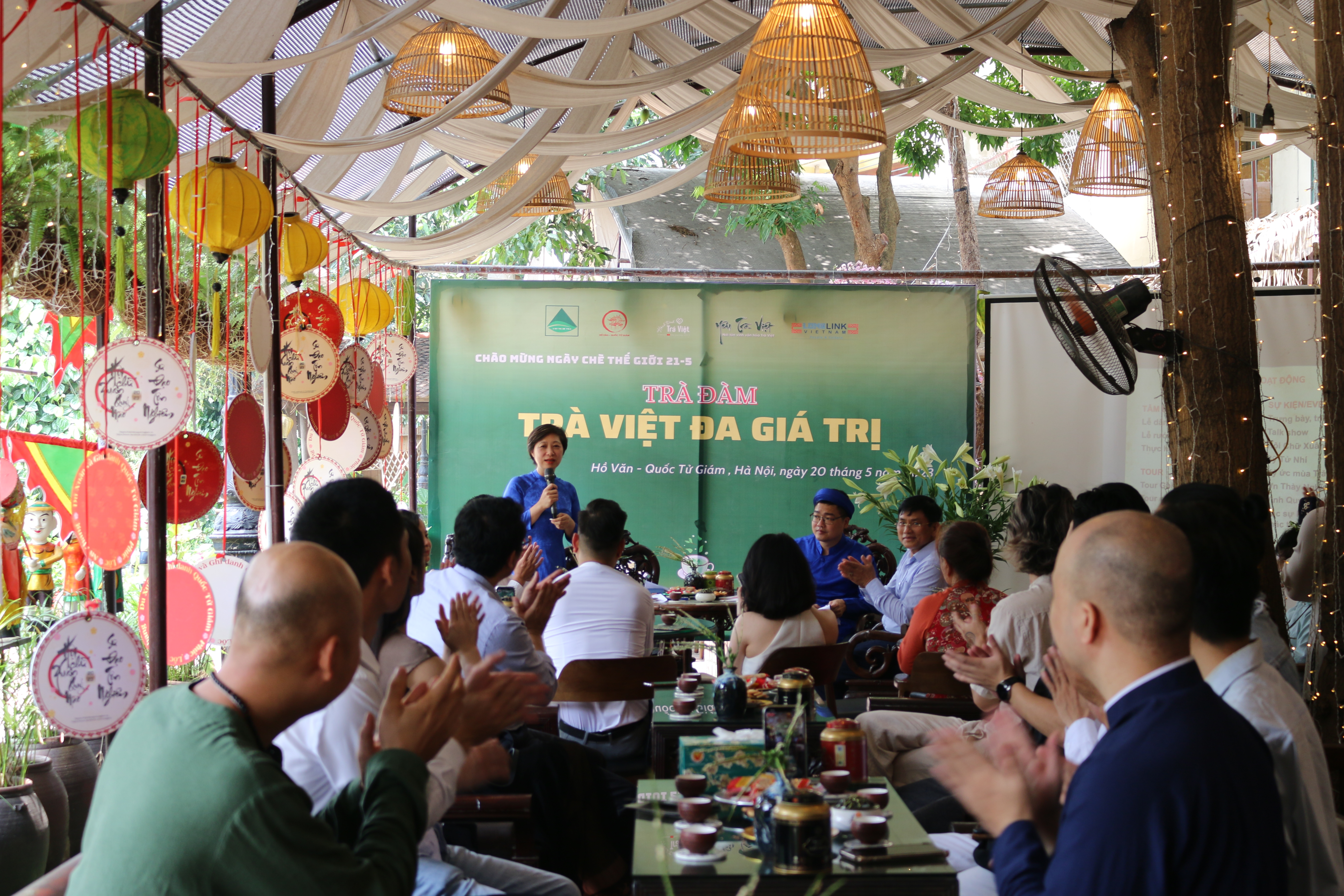  Bà Tăng Thu Hà - Tổng Giám đốc Công ty Long Link chia sẻ về hoạt động giáo dục di sản với không gian văn hóa trà Việt.