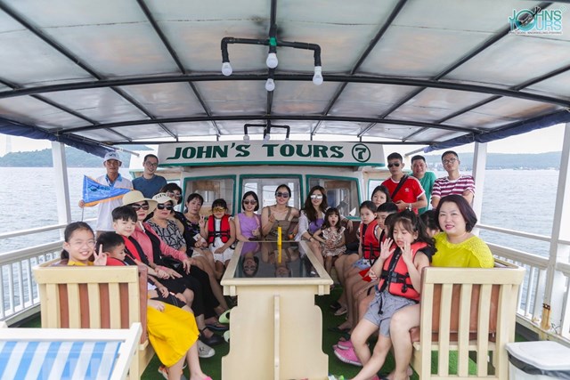 Trải nghiệm những chuyến đi đảo sang trọng bằng thuyền tốc độ cùng John’s Tours Phú Quốc