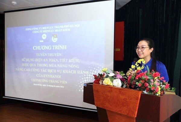 Bà Quỳnh Anh, Bí thư đoàn Thanh niên Công ty Điện lực Hoàn Kiếm tại Chương