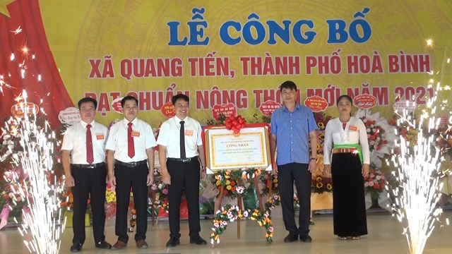 Xã Quang Tiến đón nhận danh hiệu đạt chuẩn nông thôn mới năm 2021.