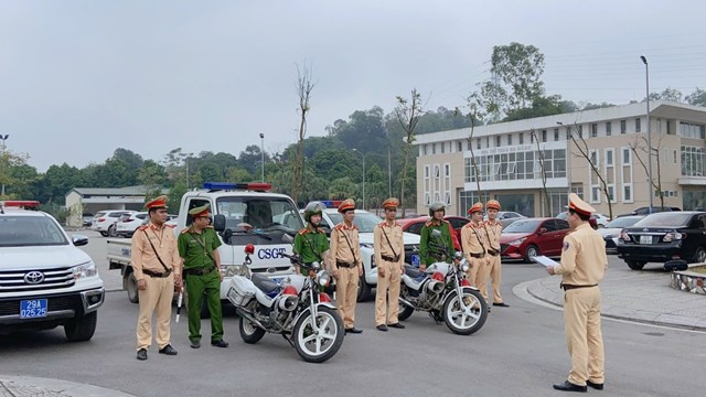 Hà Nội: Đội CSGT - TT, Công an thị xã Sơn Tây đảm bảo trật tự an toàn giao thông ở khu vực ngoại thành - Ảnh 1