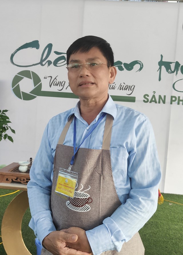 Ông Hoàng Vĩnh Long – Tổng Thư kí Hiệp hội Chè Việt Nam – Ban giám khảo hội thi chia sẻ tại lễ hội 