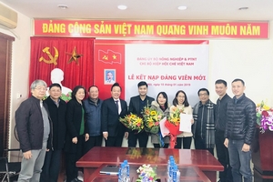 Chi bộ Hiệp hội Chè Việt Nam kết nạp 3 đảng viên mới