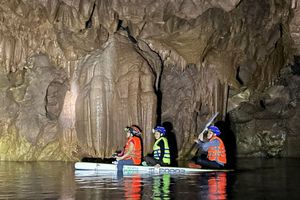 Quảng Bình: Phát hiện hang động nguyên sơ tuyệt đẹp giữa đại ngàn Trường Sơn
