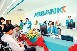 Bà Dương Thị Mai Hoa bất ngờ từ nhiệm vị trí Tổng Giám đốc ABBank