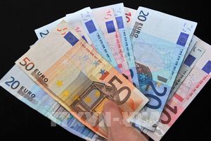 Đồng Euro giảm giá, chờ động thái của ECB liên quan tình hình Ukraine