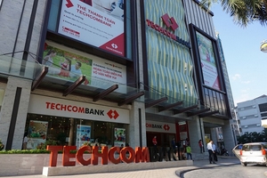 Techcombank lãi khủng hơn 12.800 tỉ đồng trước thuế, cho vay khách hàng tăng 44% trong năm 2019