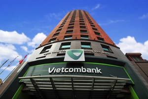 Vietcombank báo lãi kỉ lục gần 17.600 tỉ đồng trong 9 tháng đầu năm