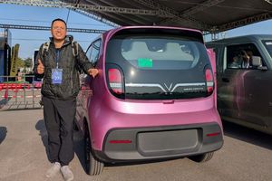 Lái thử VinFast Minio Green tại Vietnam Mobility Show 2025, nhiều khách muốn “chốt” mua xe ngay