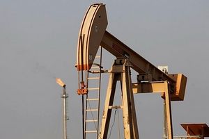 Quan ngại suy thoái tăng, giá dầu thế giới trái chiều