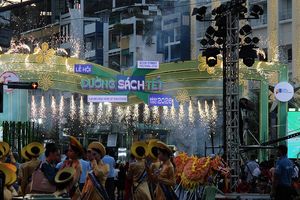 Đường sách Tết TP. Hồ Chí Minh: 16 năm bền bỉ lan tỏa văn hóa đọc