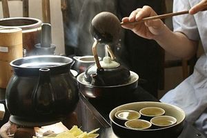 “Hồn Việt” trong những chén trà