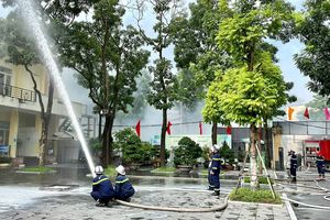 Hà Nội: Thực tập phương án chữa cháy và cứu nạn cứu hộ tại khu dân cư số 11 có nguy cơ cháy, nổ cao trên địa bàn phường Nghĩa Tân năm 2022