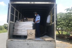 Tiền Giang: Phát hiện 5 tấn đường nhập khẩu không có nhãn phụ tại thị xã Gò Công
