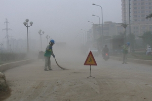 Hà Nội 3 năm không rửa đường: Ô nhiễm bụi gia tăng