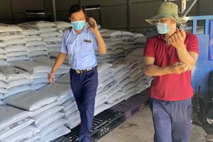 Bình Thuận: Tạm giữ 12.000kg phân bón không đảm bảo chất lượng