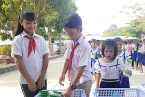 Vinamilk tiếp tục được chọn là đơn vị triển khai Sữa học đường tại Trà Vinh