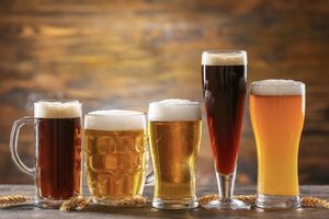 Ngành rượu bia: Sức mua giảm, doanh thu sụt giảm, chuyển dịch mô hình kinh doanh