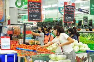 Kinh tế Việt Nam: Áp lực lạm phát sẽ tăng cao trong nửa còn lại của năm 2021