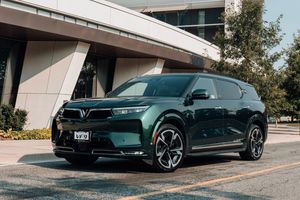 Chủ xe “sướng” vì đi xa cùng VinFast VF 9 chỉ tốn chi phí cầu đường