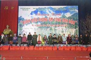 BĐBP tỉnh Lào Cai mang mùa xuân đến với đồng bào biên giới