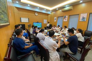 Trường CĐ Công nghệ Y - Dược Việt Nam và Trung cấp CN - Y khoa Trung Ương thăm quan và đặt nền tảng hợp tác đào tạo tại Bệnh viện Đa khoa Hoè Nhai