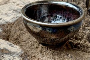 Chiêm ngưỡng bộ ấm trà men Thiên Mục ở làng gốm Bát Tràng