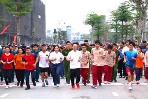 Phường Phú Thượng: Đông đảo người dân hào hứng tham gia Ngày chạy Olympic vì sức khỏe toàn dân 2026