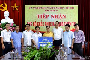 Hà Tĩnh hỗ trợ đồng bào vùng lũ Nghệ An 500 triệu đồng