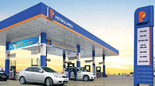 Tập đoàn Xăng dầu Việt Nam (Petrolimex) 'cài số lùi' kế hoạch sản xuất,  kinh doanh