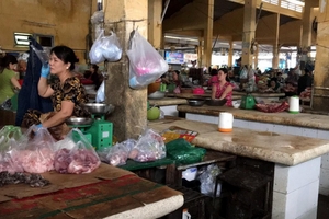 Hơn 70% lò mổ heo ở Nha Trang đóng cửa, thị trường thịt biến động
