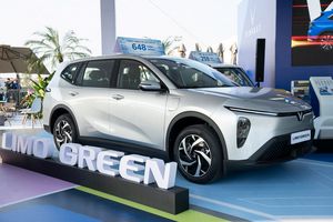 Vì sao giới tài xế đồng loạt bỏ xe xăng, lên đời VinFast Green?