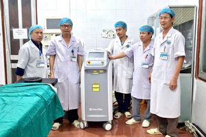 Thành công với kỹ thuật tán sỏi ngược dòng bằng laser tại Trung tâm y tế Can Lộc