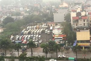 Phường Hoàng Văn Thụ, quận Hoàng Mai, Hà Nội: Bãi xe không phép?